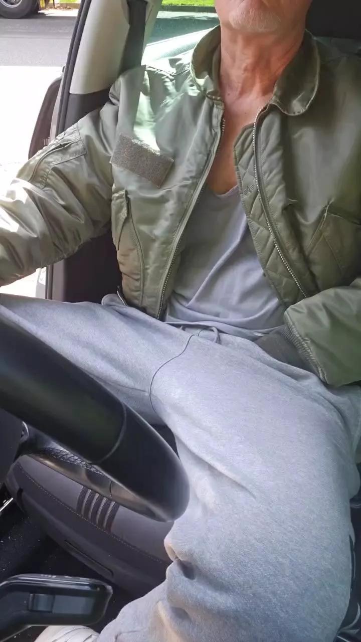 axelblows on Cam4 