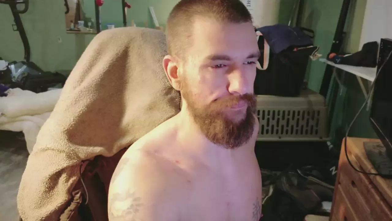 Beardedveteran on Cam4 