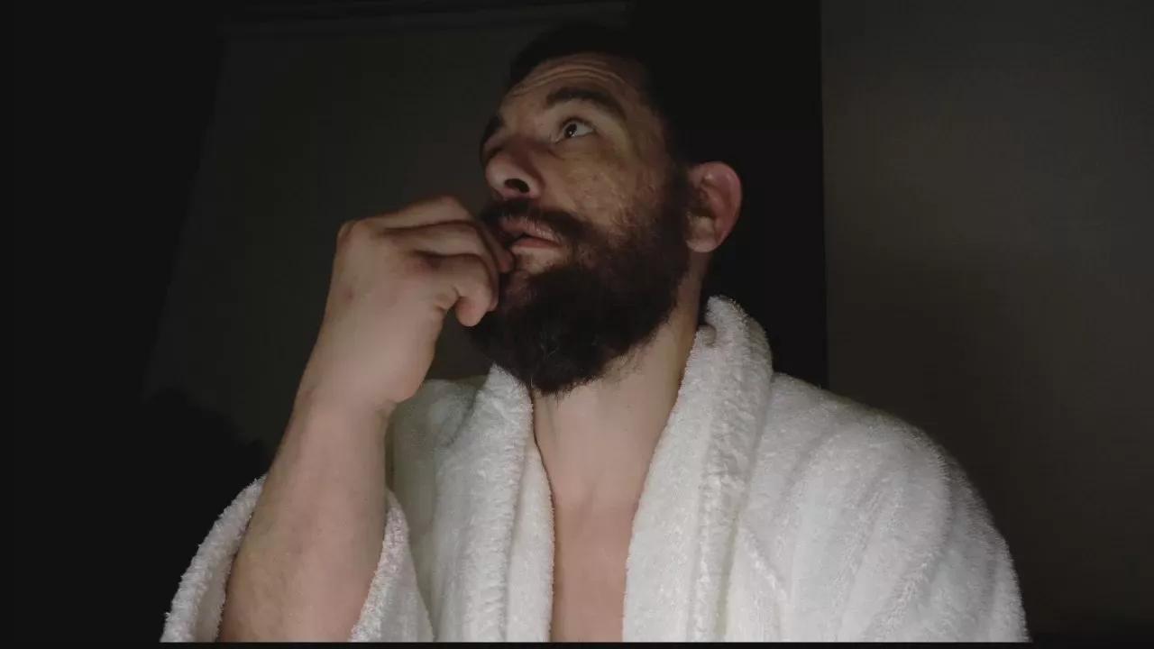 Beardedveteran on Cam4 