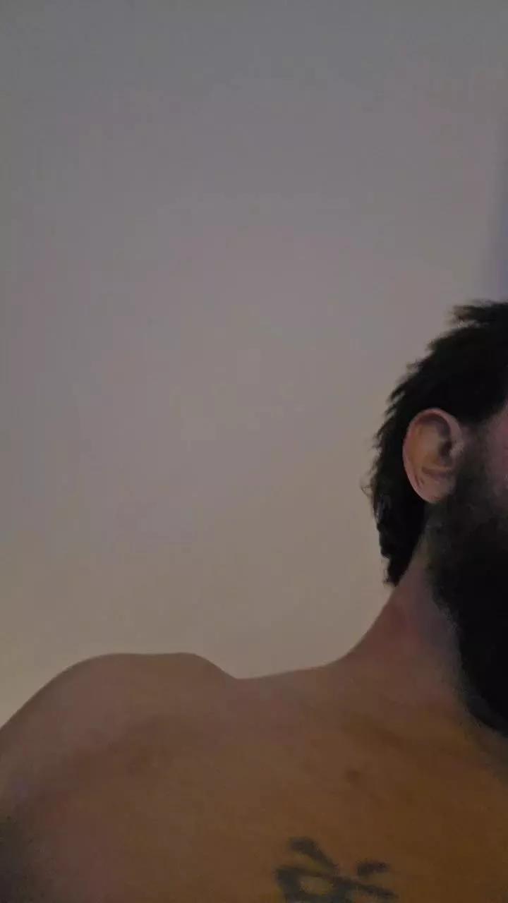 Beardedveteran on Cam4 