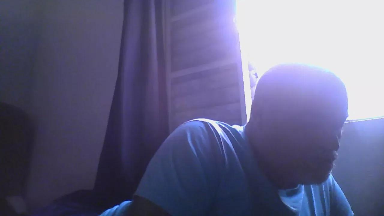 Bearoliverpcd on Cam4 