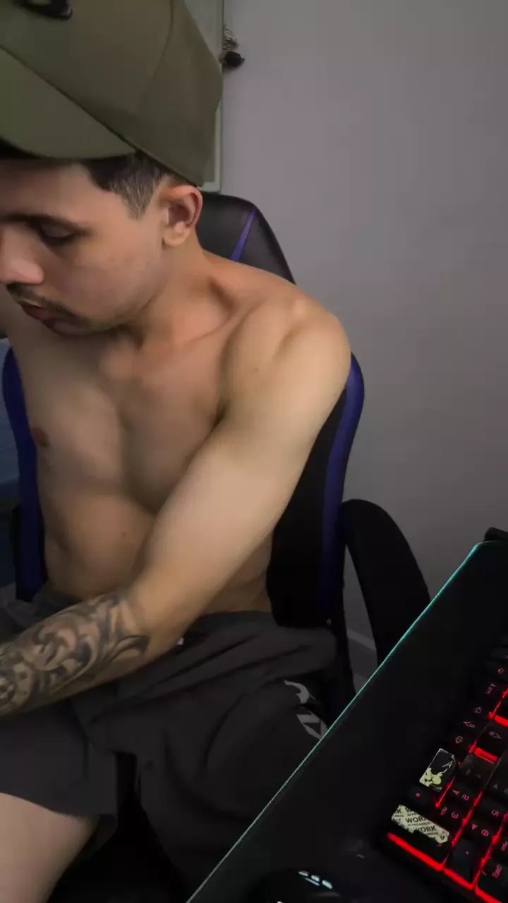 Offline beh_pauzao on Cam4