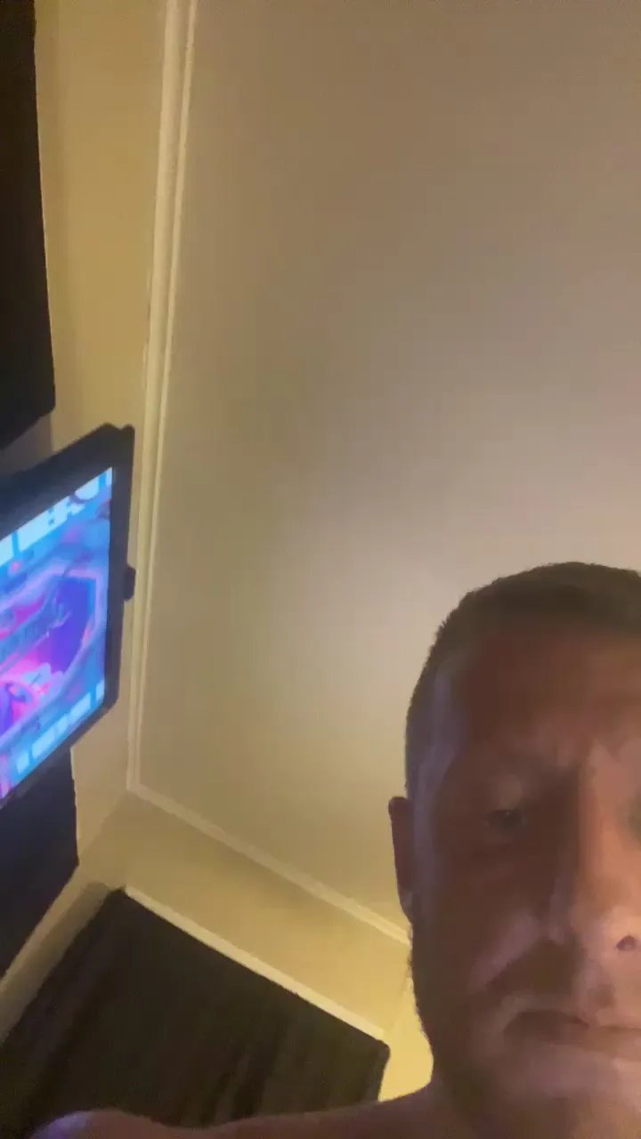 Offline biggzee2 on Cam4