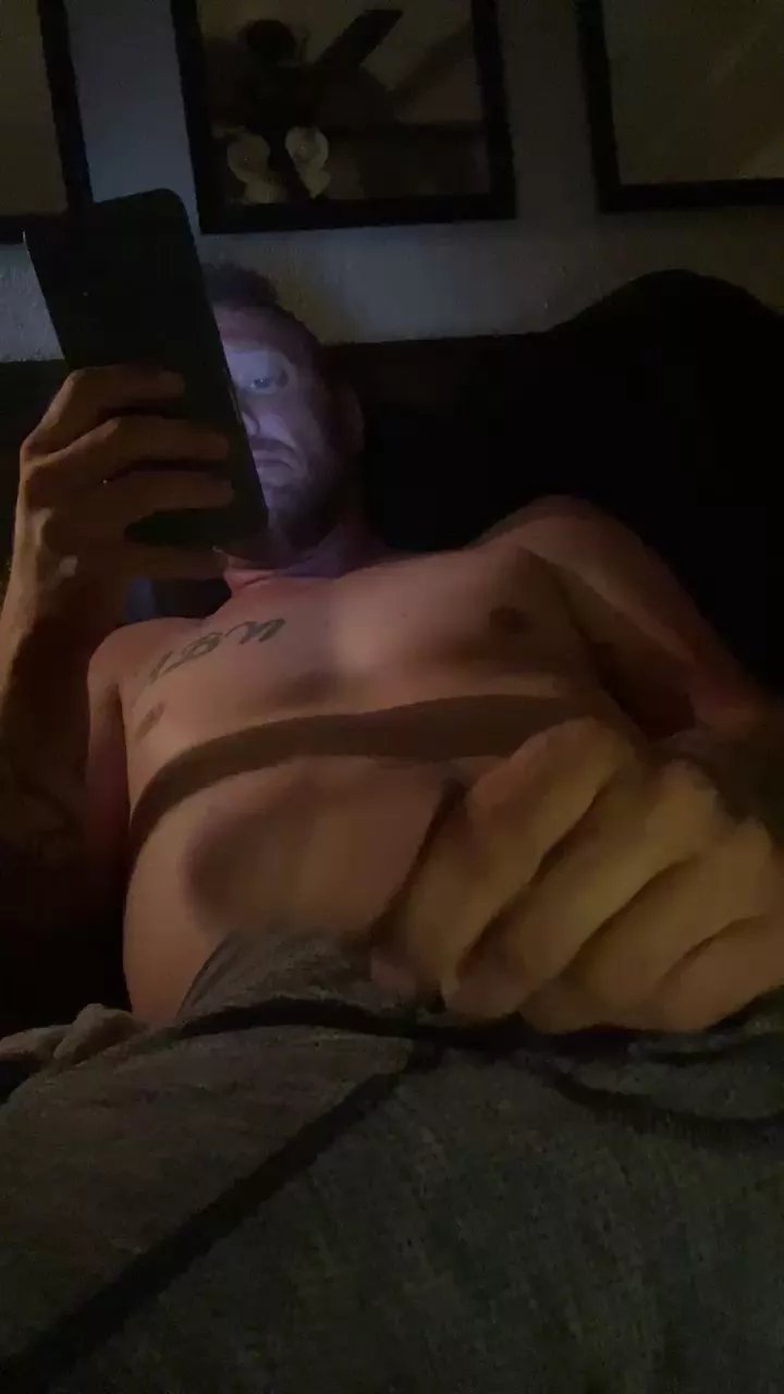 Offline biggzee2 on Cam4