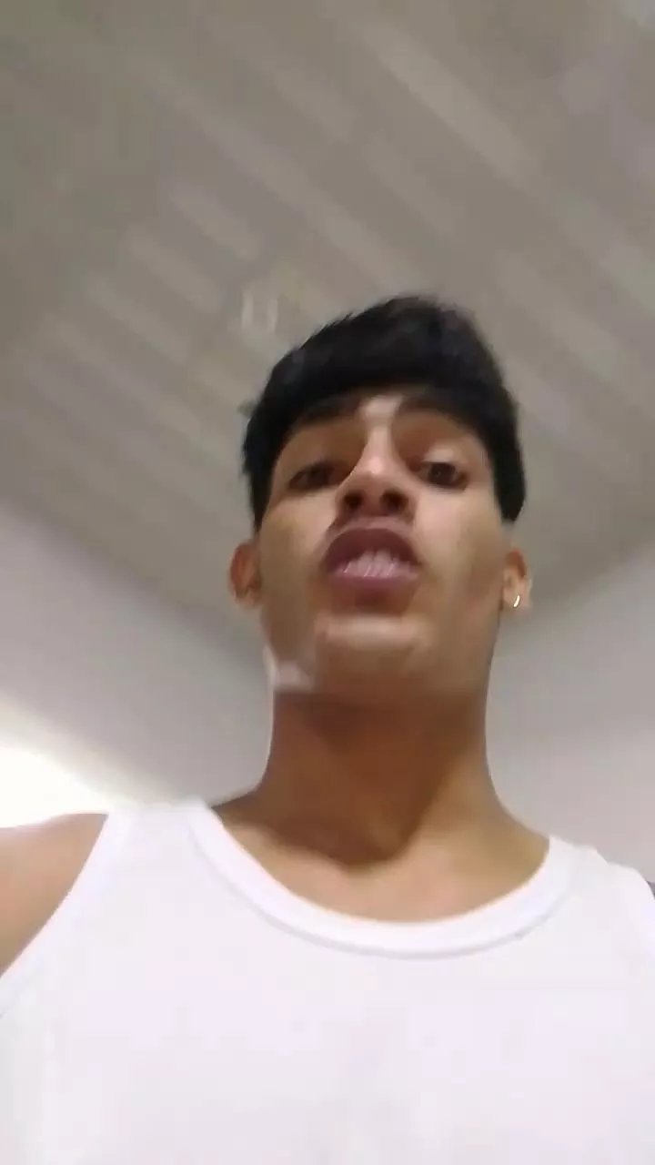 Offline biglatinhard777 on Cam4