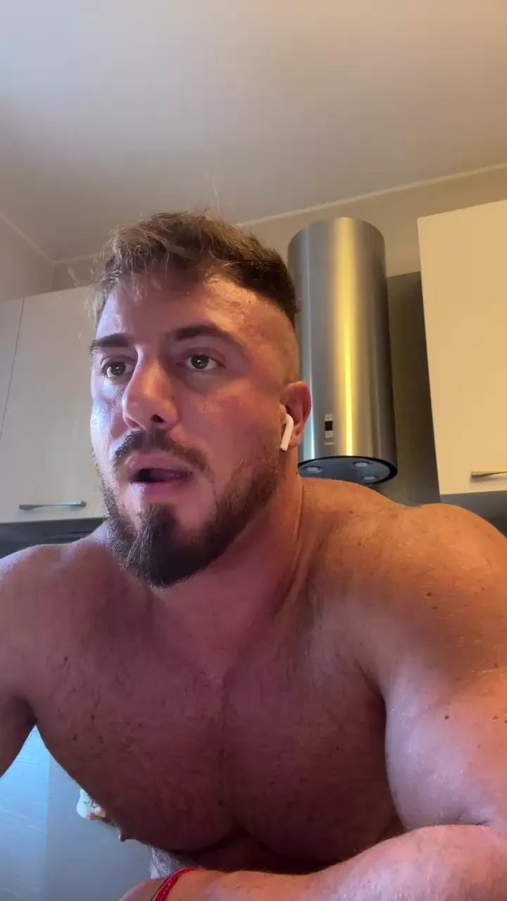 Offline Bigwhitebull on Cam4