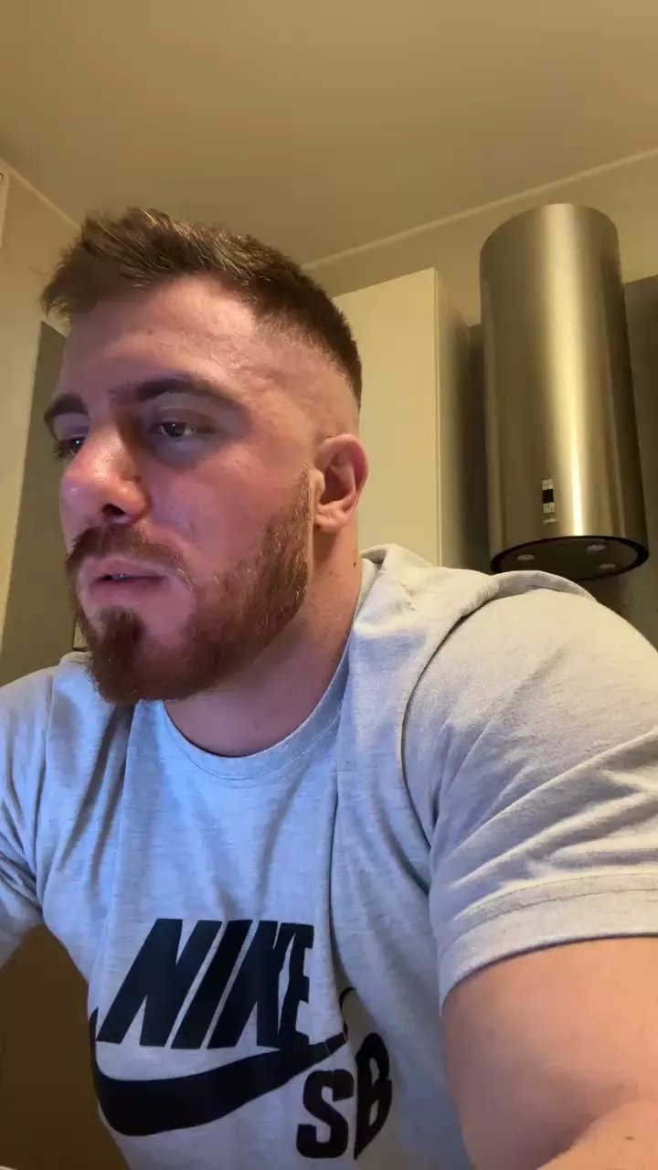 Offline Bigwhitebull on Cam4