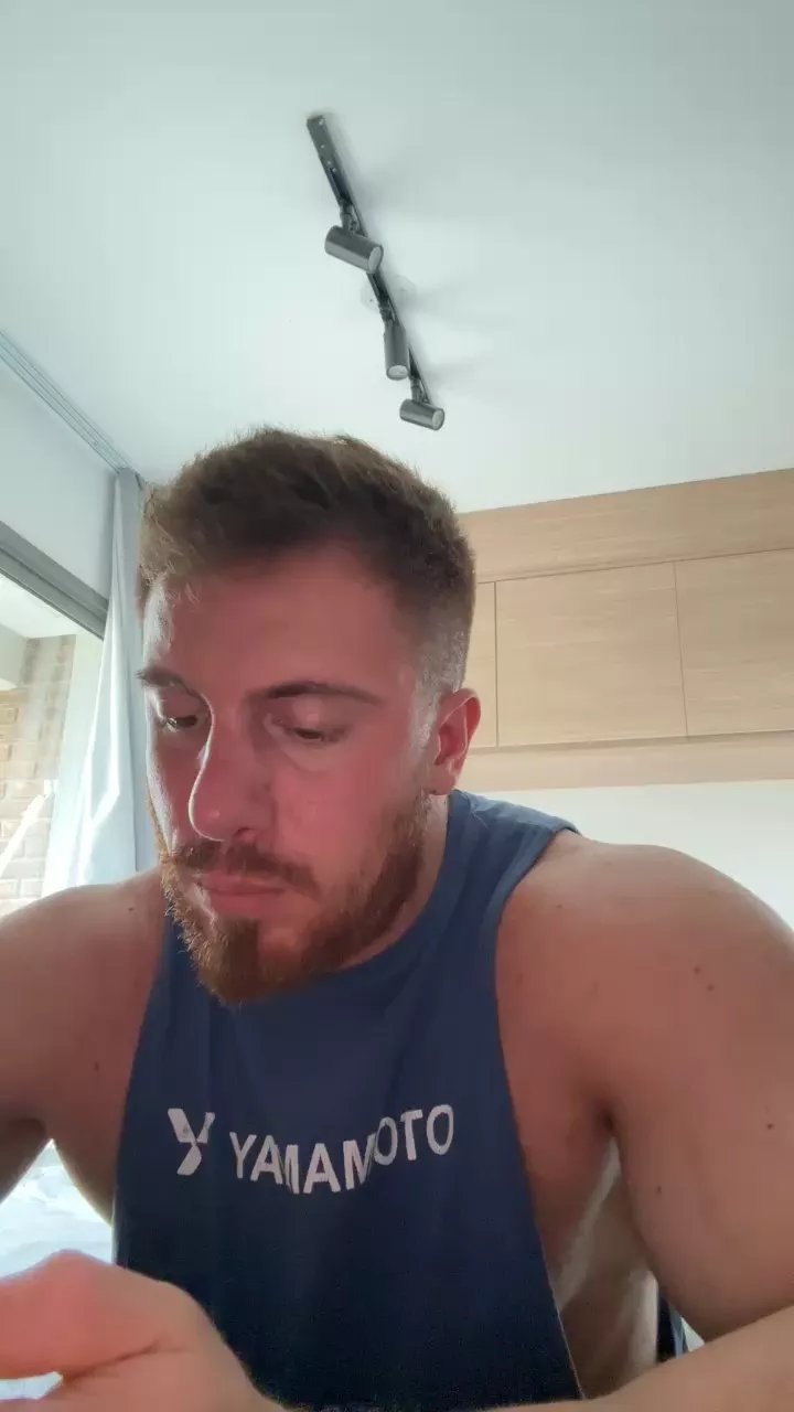 Offline Bigwhitebull on Cam4