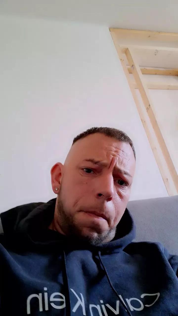 biladz_xxx on Cam4 