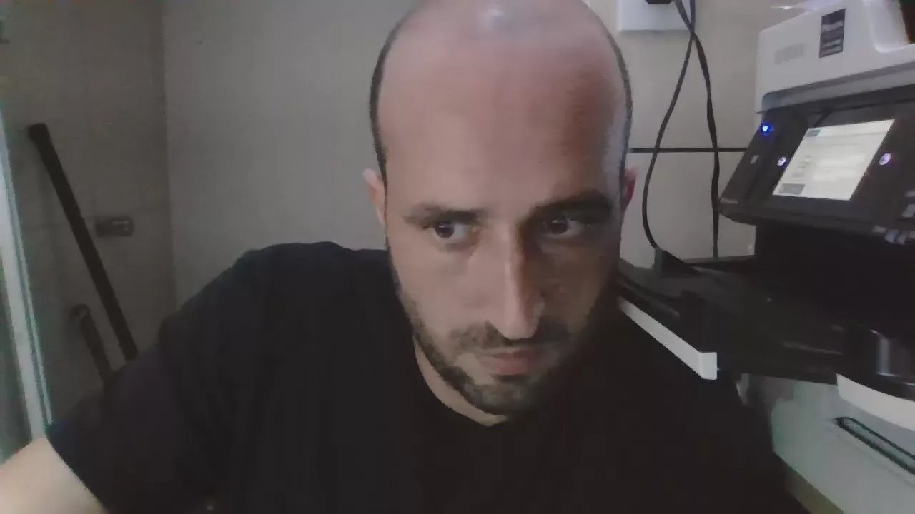 Offline bitelo19cm on Cam4