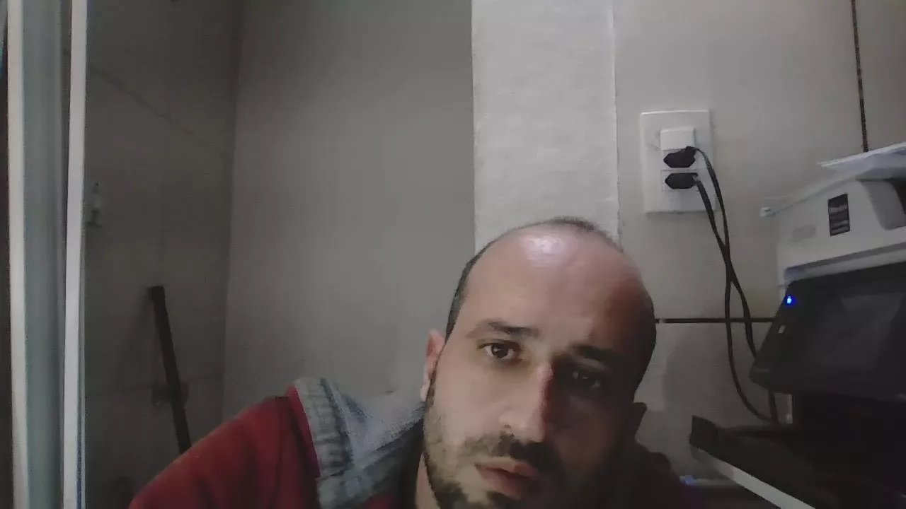 Offline bitelo19cm on Cam4