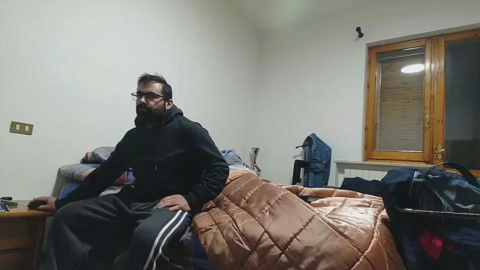 bleakw85 on Cam4 