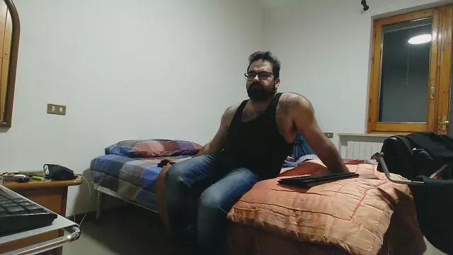 bleakw85 on Cam4 