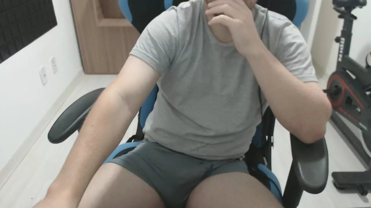 Offline bruno_leme on Cam4