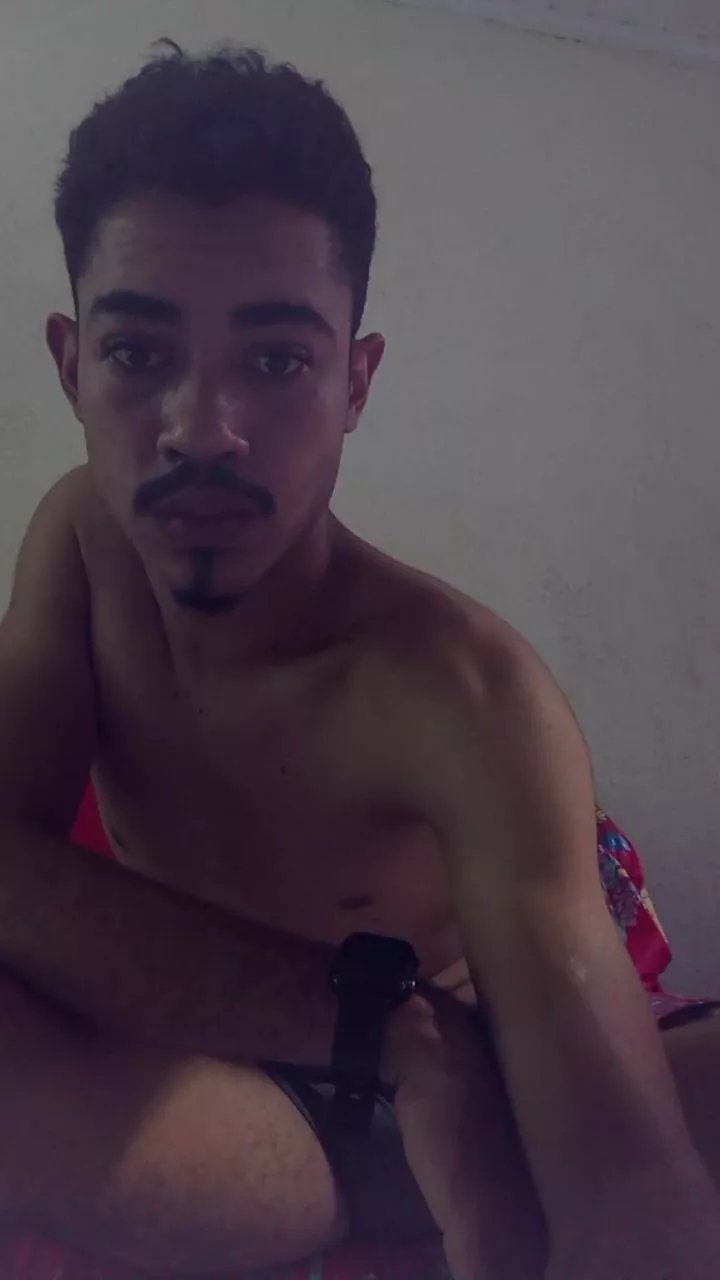 Offline Brunochr20 on Cam4