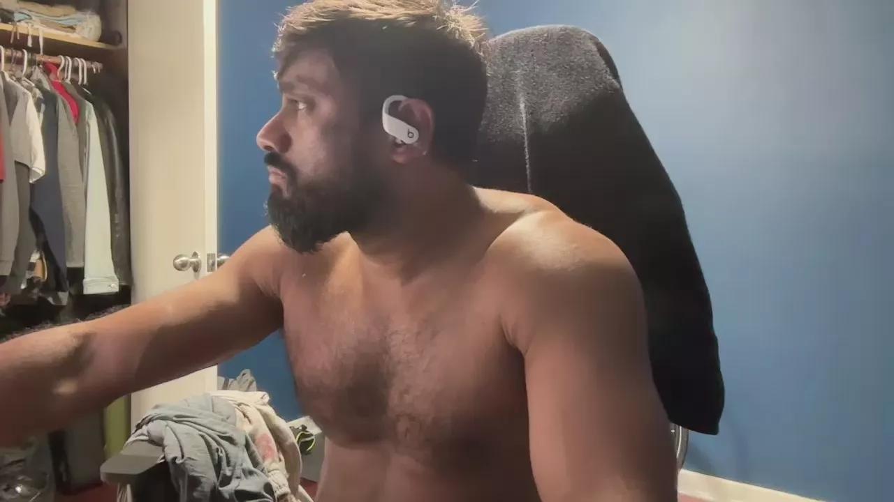 bulgingarmy on Cam4 