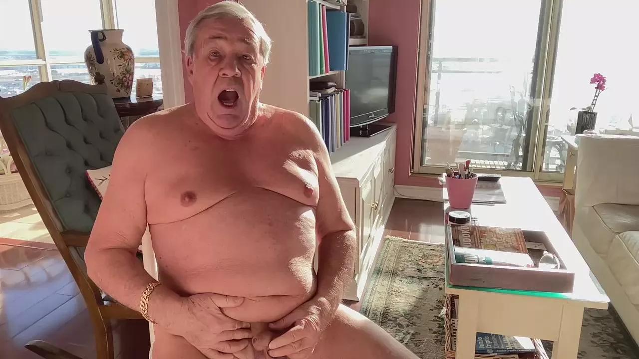 Bustymanhot1 on Cam4 