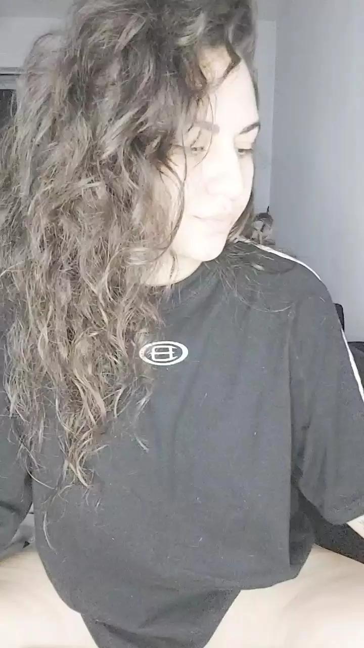 cande27 on Cam4 