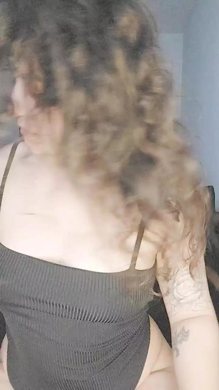 cande27 on Cam4 