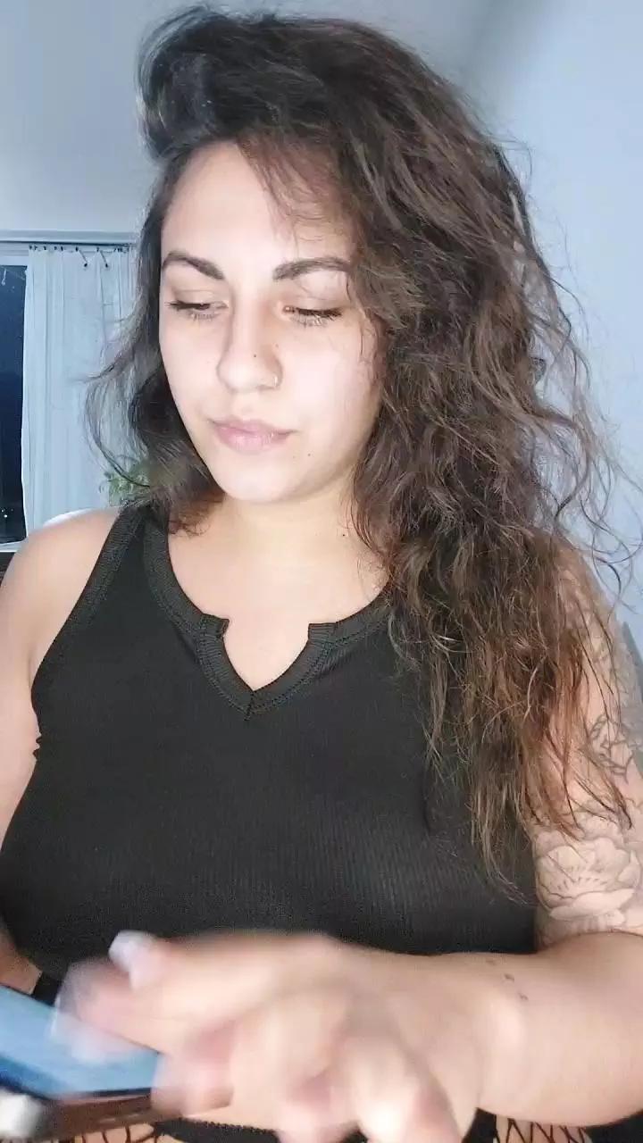 cande27 on Cam4 