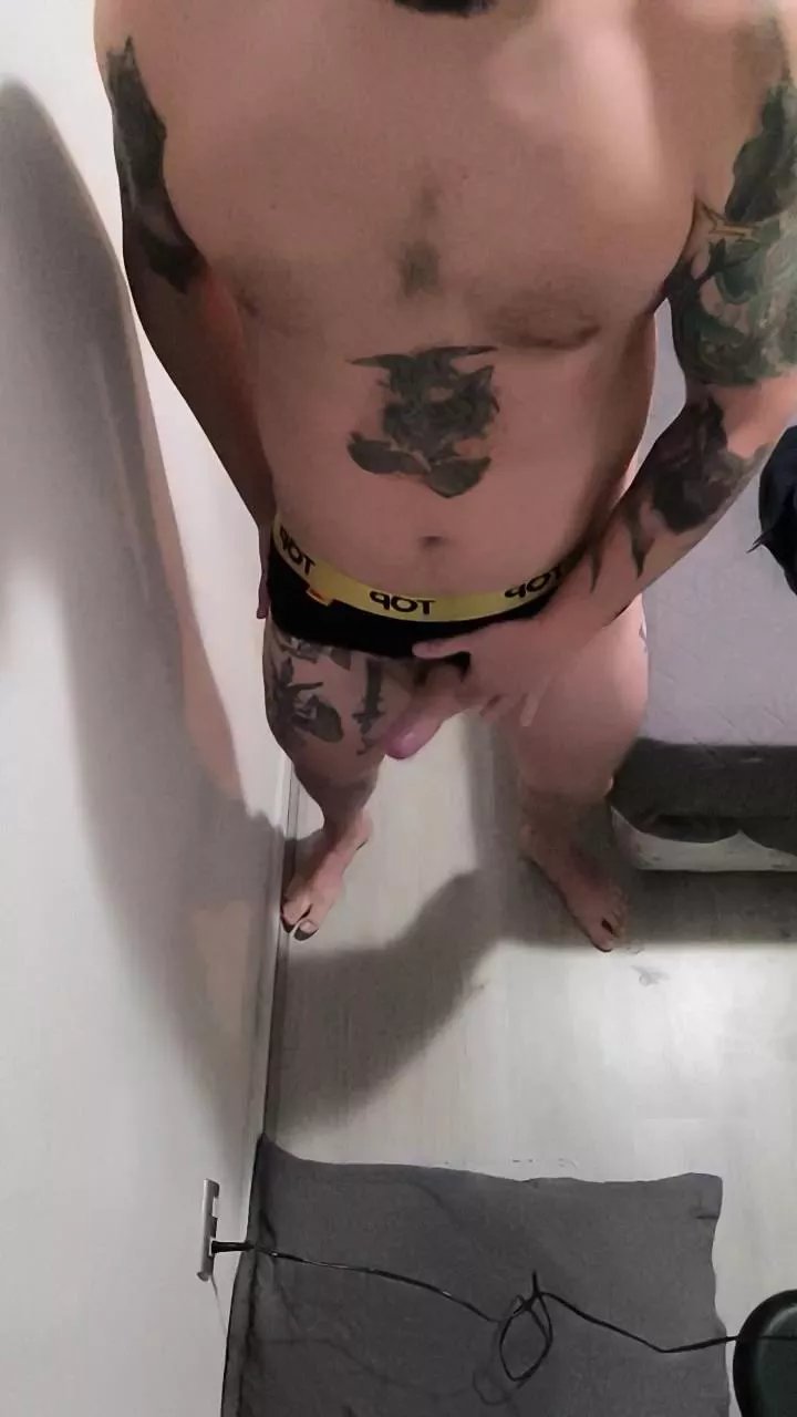 Offline Carlitoscalien3 on Cam4