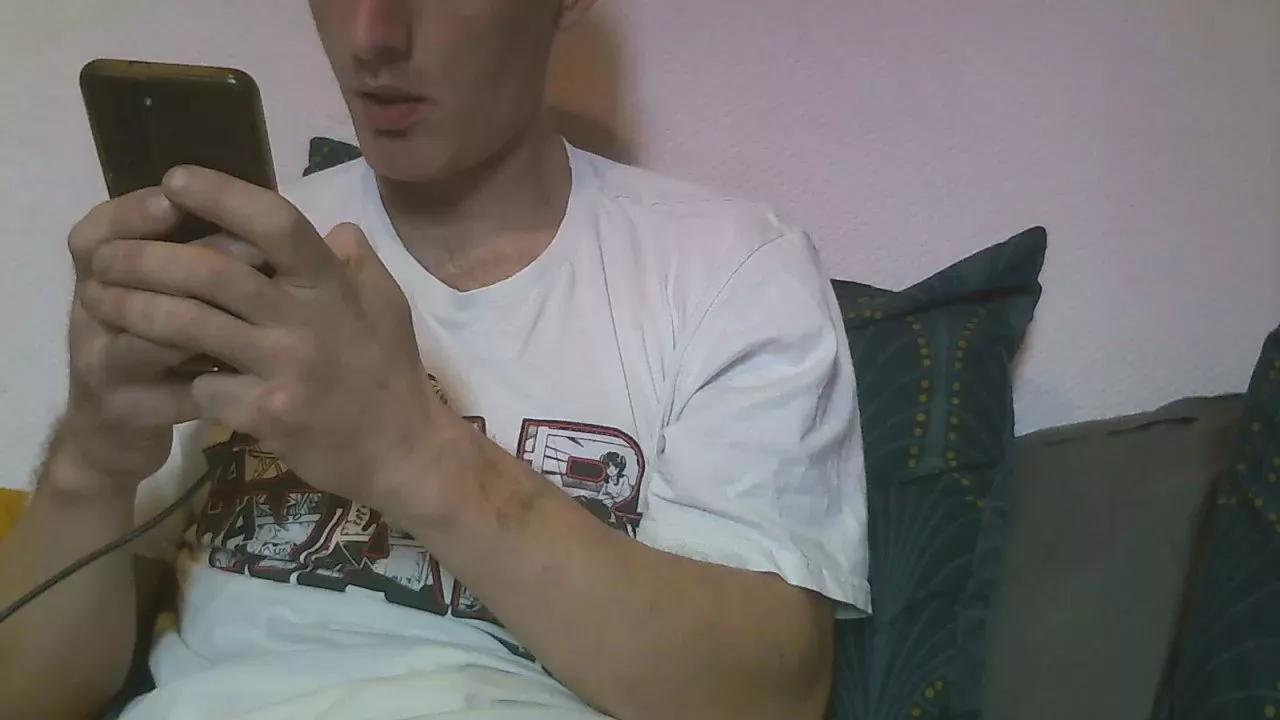 chevalier_mmm on Cam4 