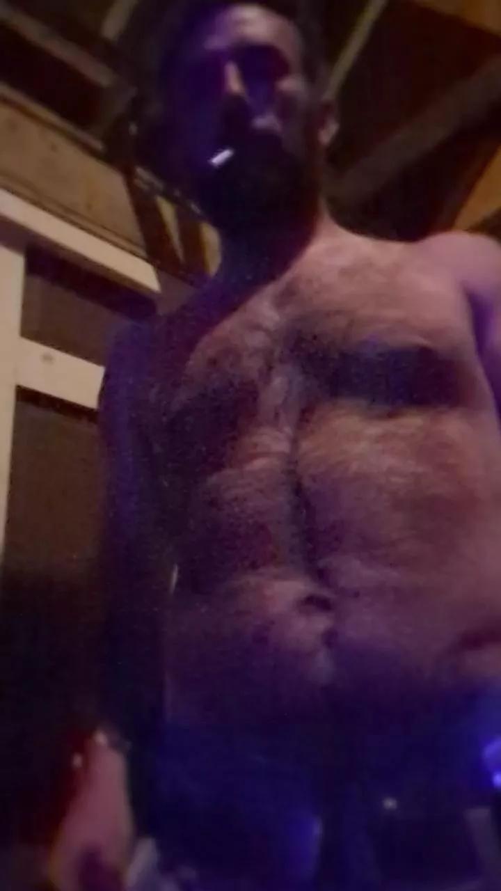 chewy1lb on Cam4 