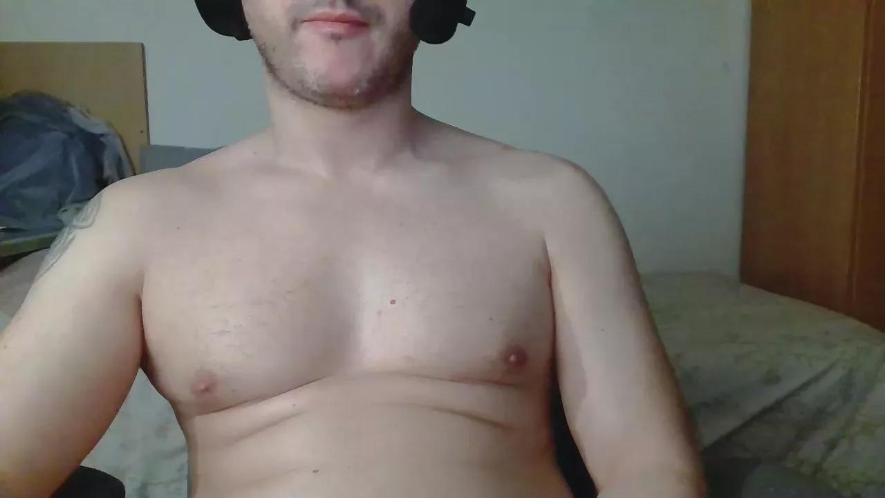 chicocan_87 on Cam4 