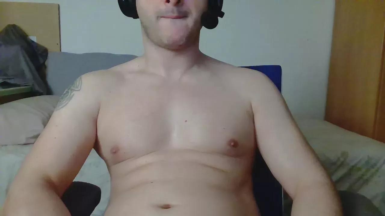 chicocan_87 on Cam4 