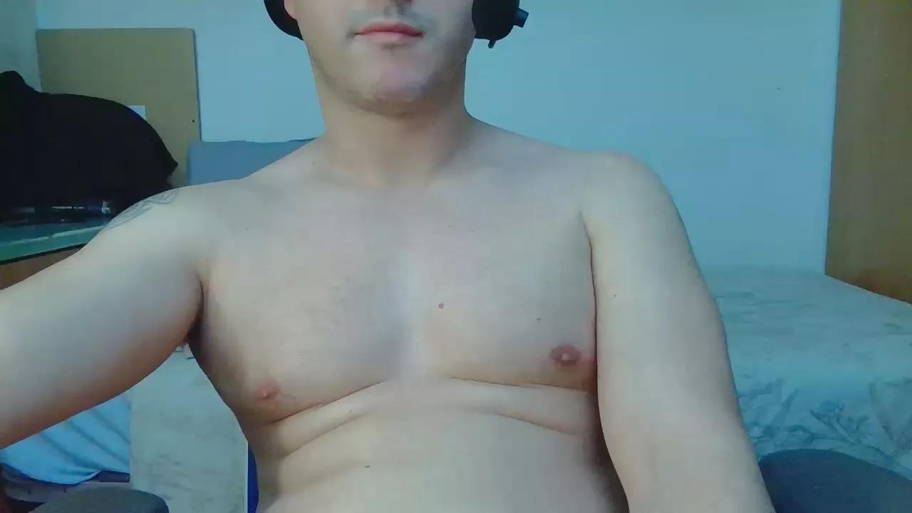 chicocan_87 on Cam4 