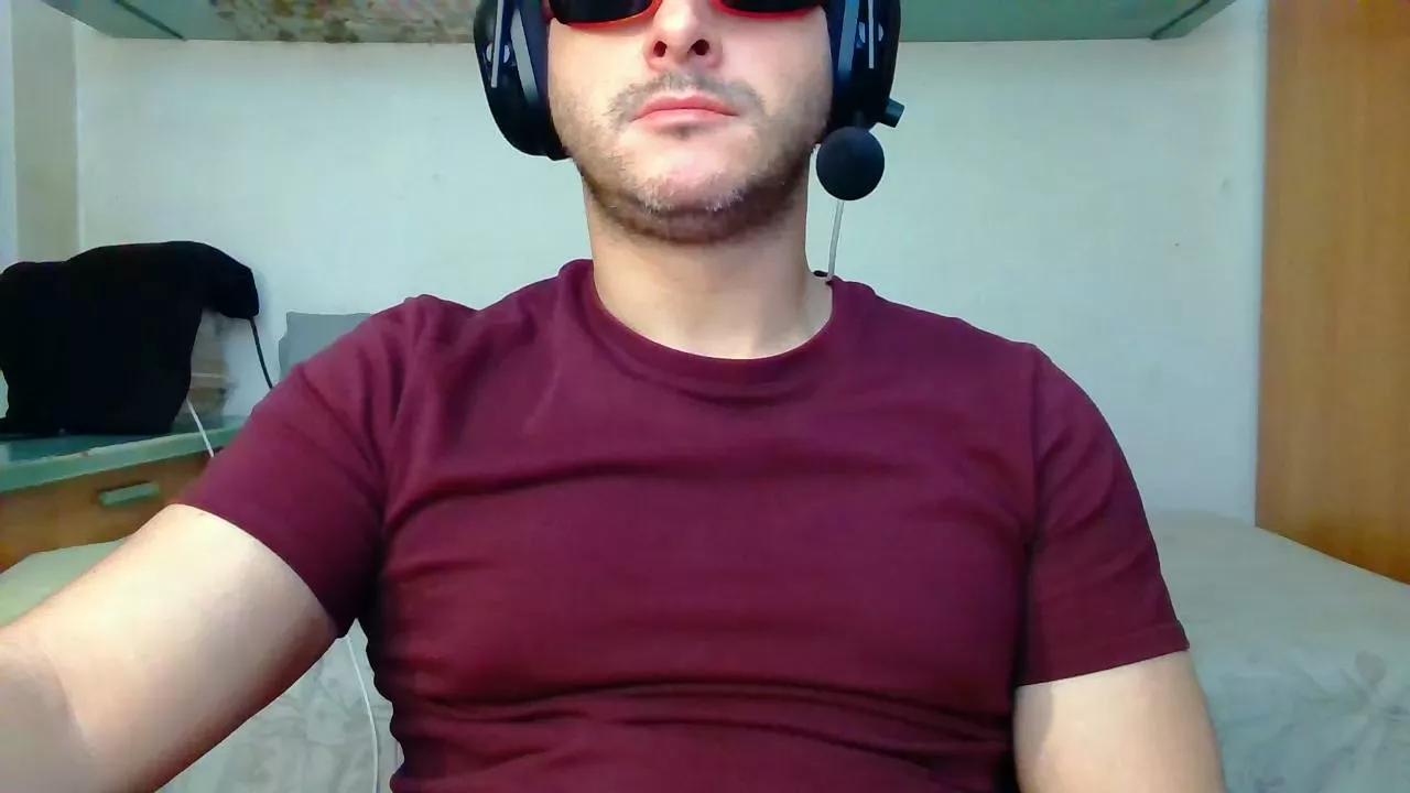 chicocan_87 on Cam4 