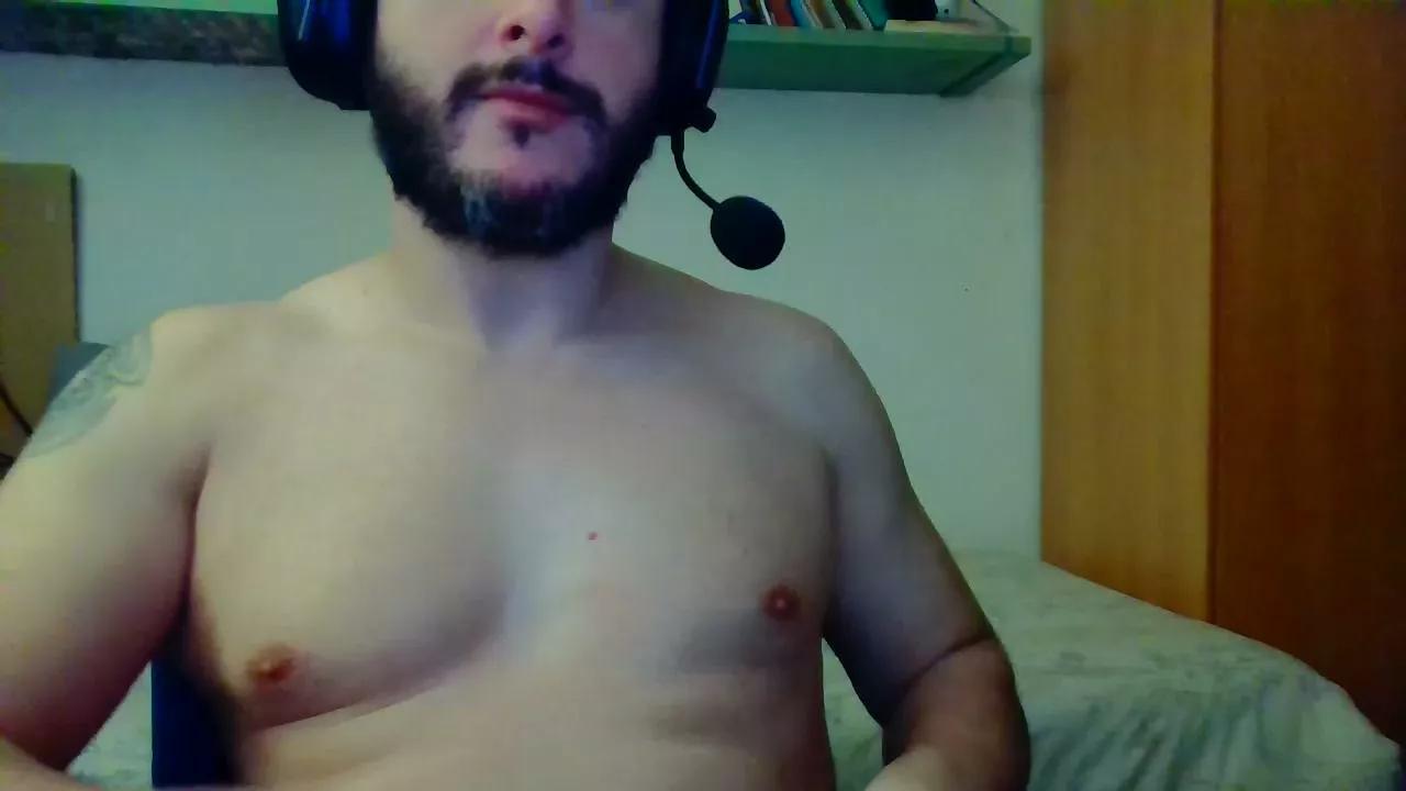 chicocan_87 on Cam4 