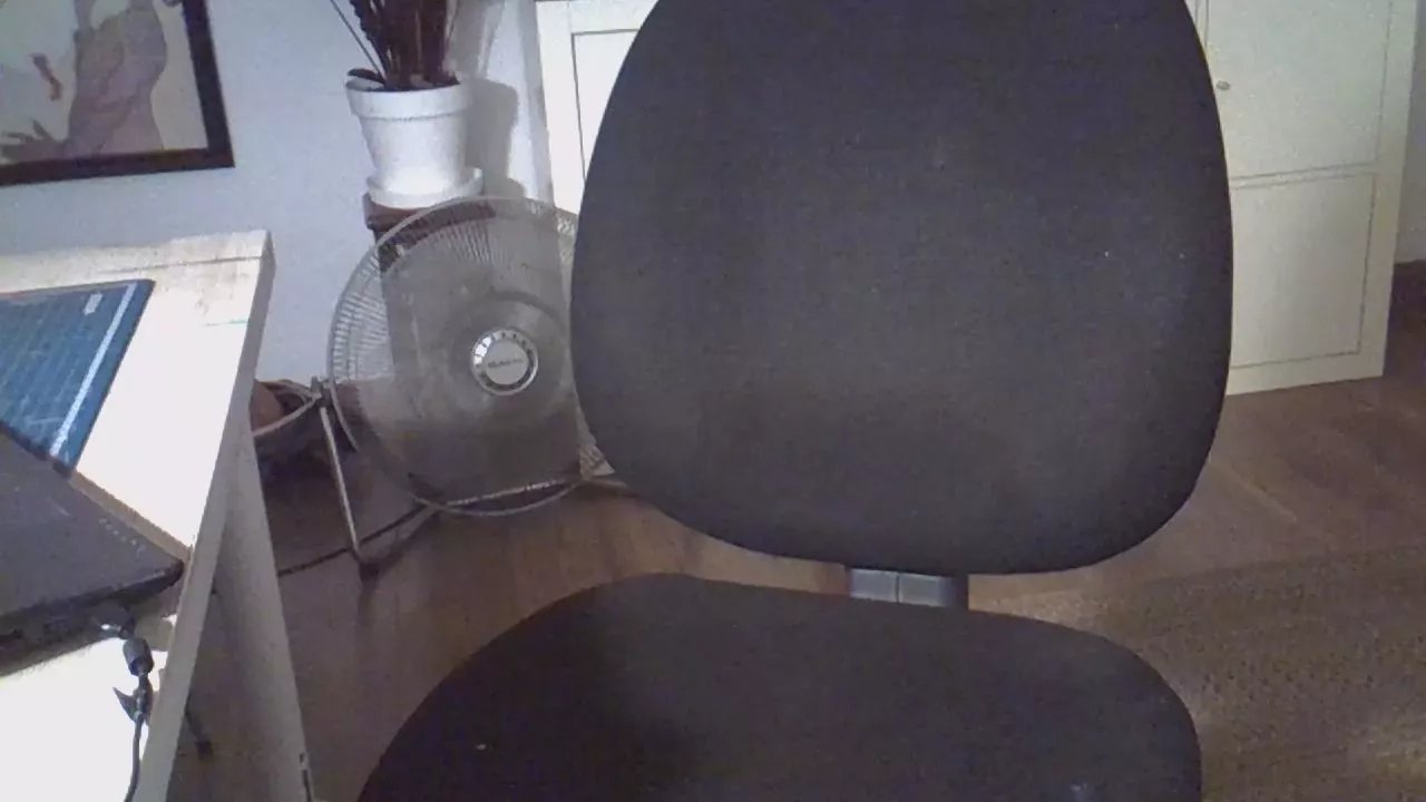 Offline Chisburguer on Cam4