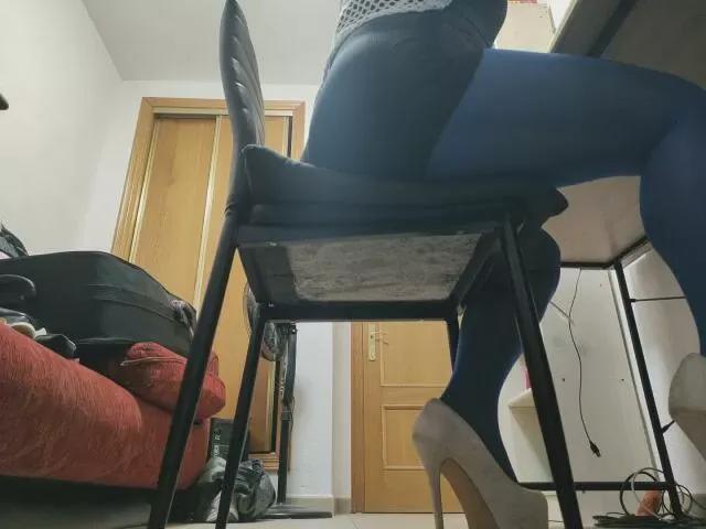 ChloeTvFem on Cam4 