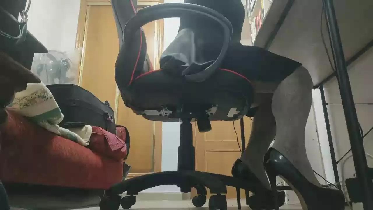 ChloeTvFem on Cam4 