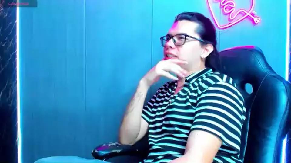 chrisferrer19 on Cam4 