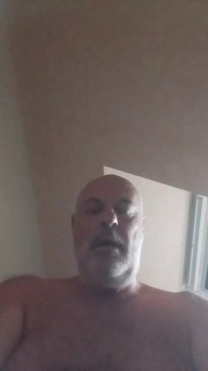 Offline Chrispal35 on Cam4