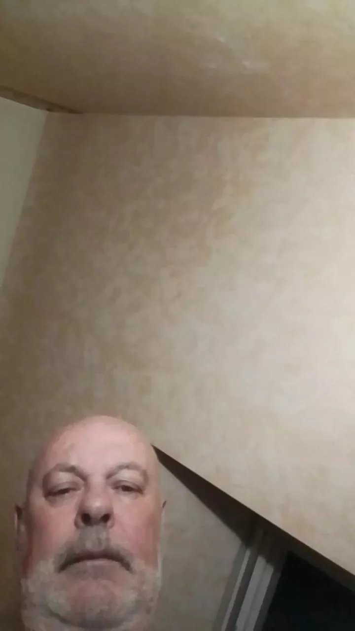 Offline Chrispal35 on Cam4