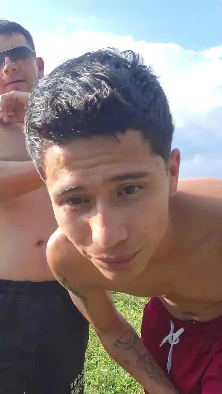 Clark_Jhonz on Cam4 