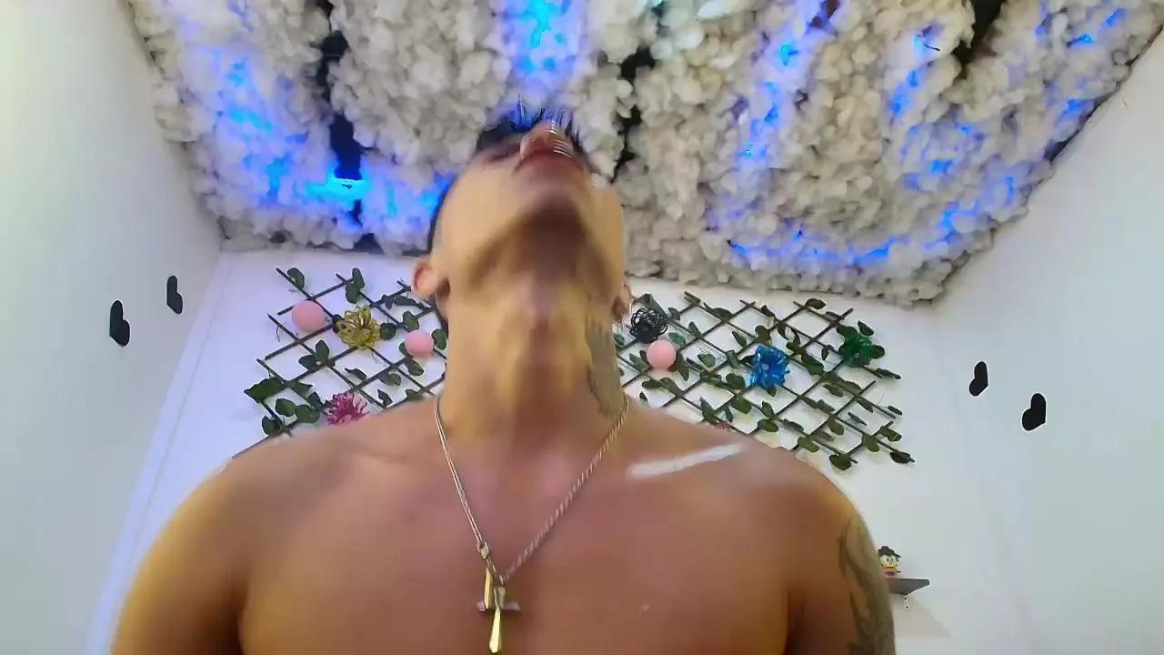 Clark_Jhonz on Cam4 