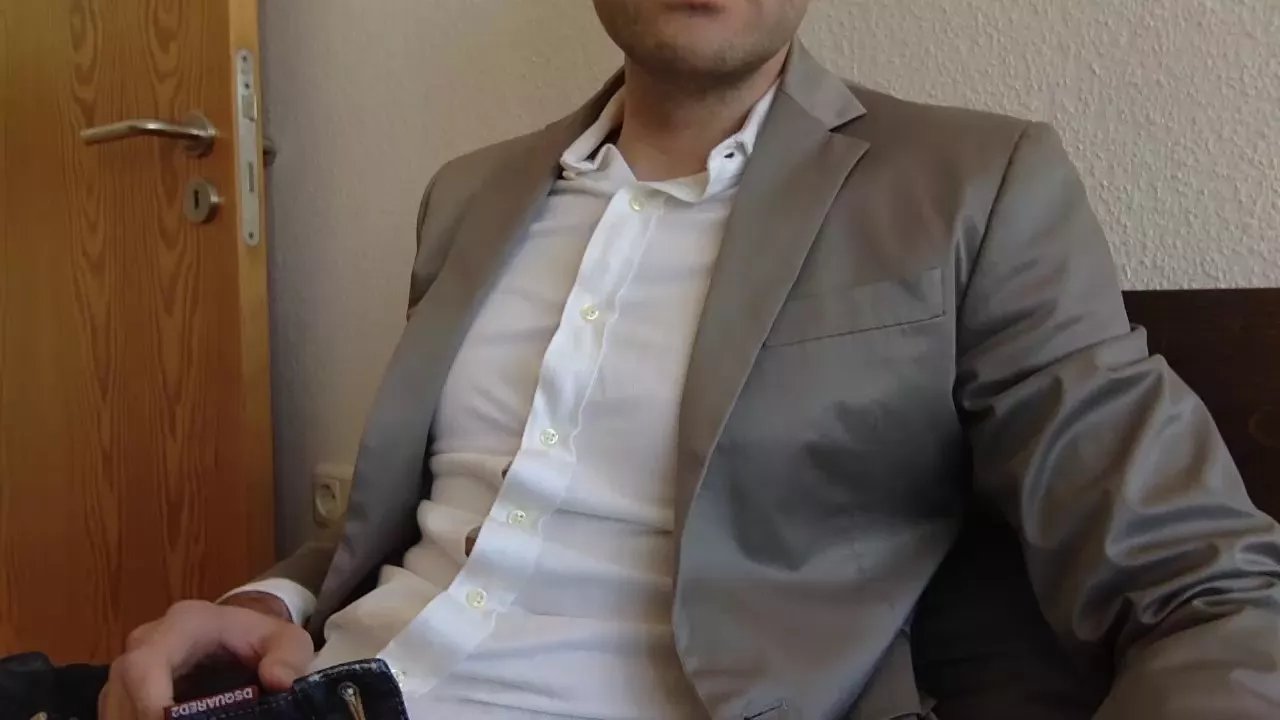 Offline ClassyRiccDrip on Cam4