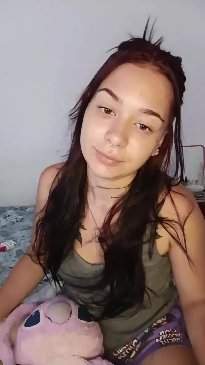 Cleoo333 on Cam4 
