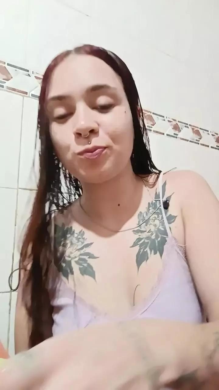 Cleoo333 on Cam4 