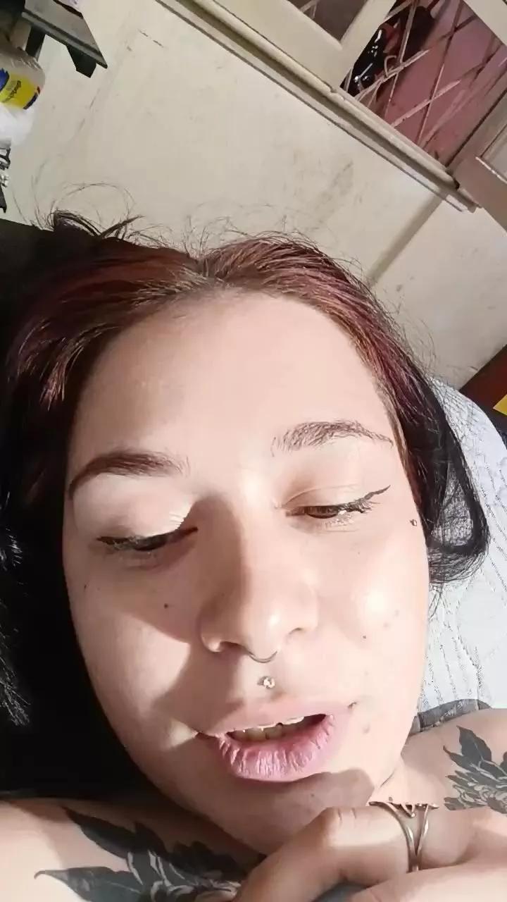 Cleoo333 on Cam4 