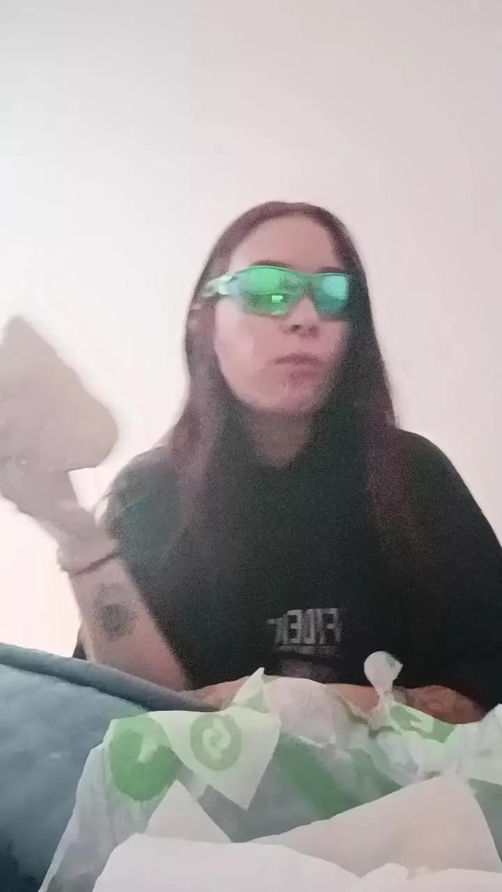 Cleoo333 on Cam4 