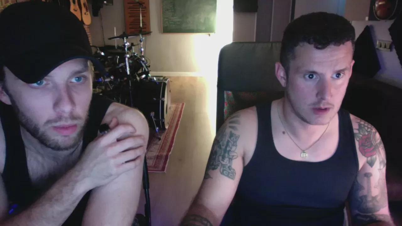 cousn3 on Cam4 