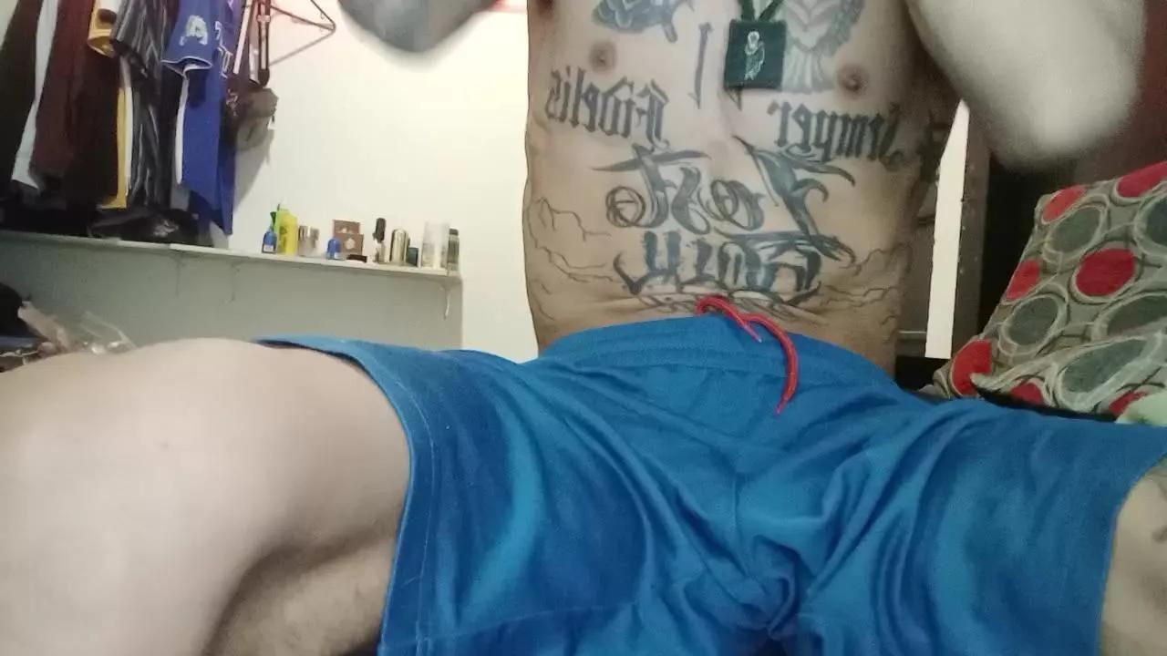 cruzito82 on Cam4 