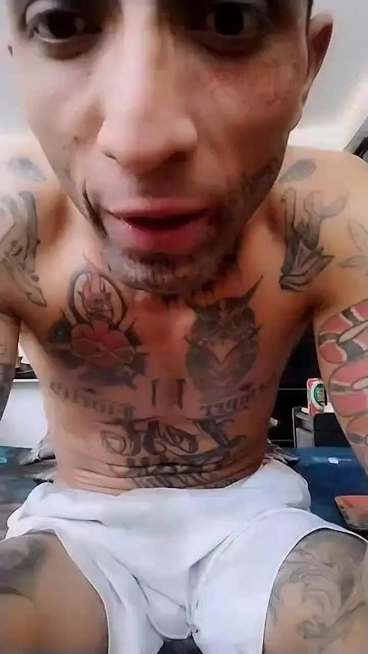 cruzito82 on Cam4 