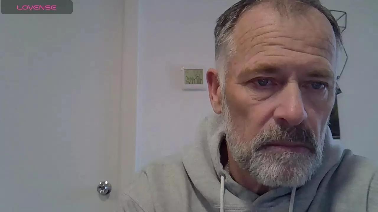 Daddybearvlc on Cam4 