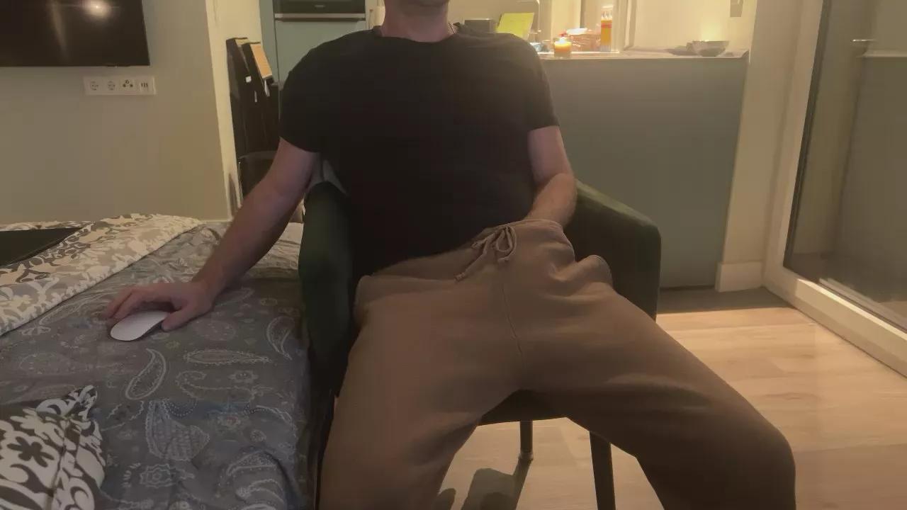 dauer_hot on Cam4 